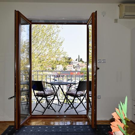 Apartments Dobranic Цриквеница Экстерьер фото
