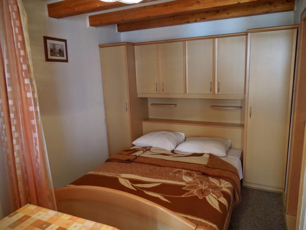 Apartments Dobranic Цриквеница Экстерьер фото